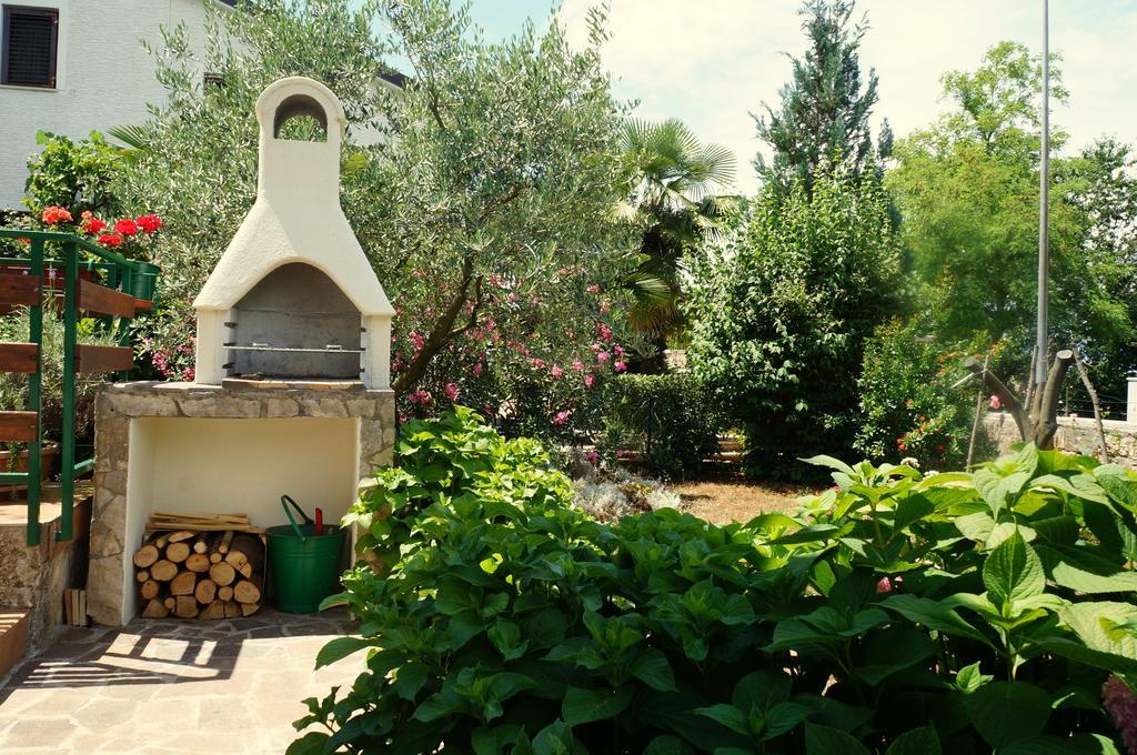Studio And Apartment Nadia With Garden Poreč Kamer foto