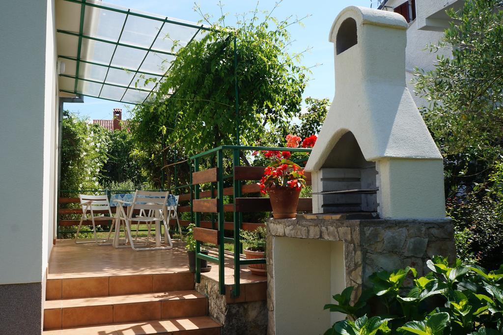 Studio And Apartment Nadia With Garden Poreč Kamer foto