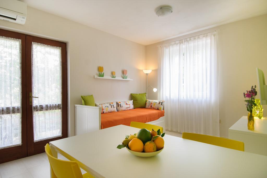 Studio And Apartment Nadia With Garden Poreč Buitenkant foto