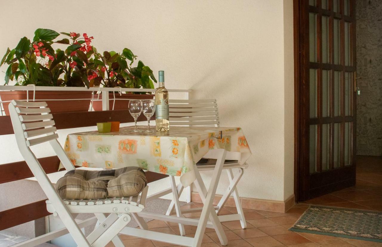 Studio And Apartment Nadia With Garden Poreč Buitenkant foto