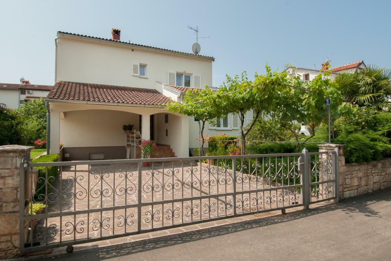 Studio And Apartment Nadia With Garden Poreč Buitenkant foto
