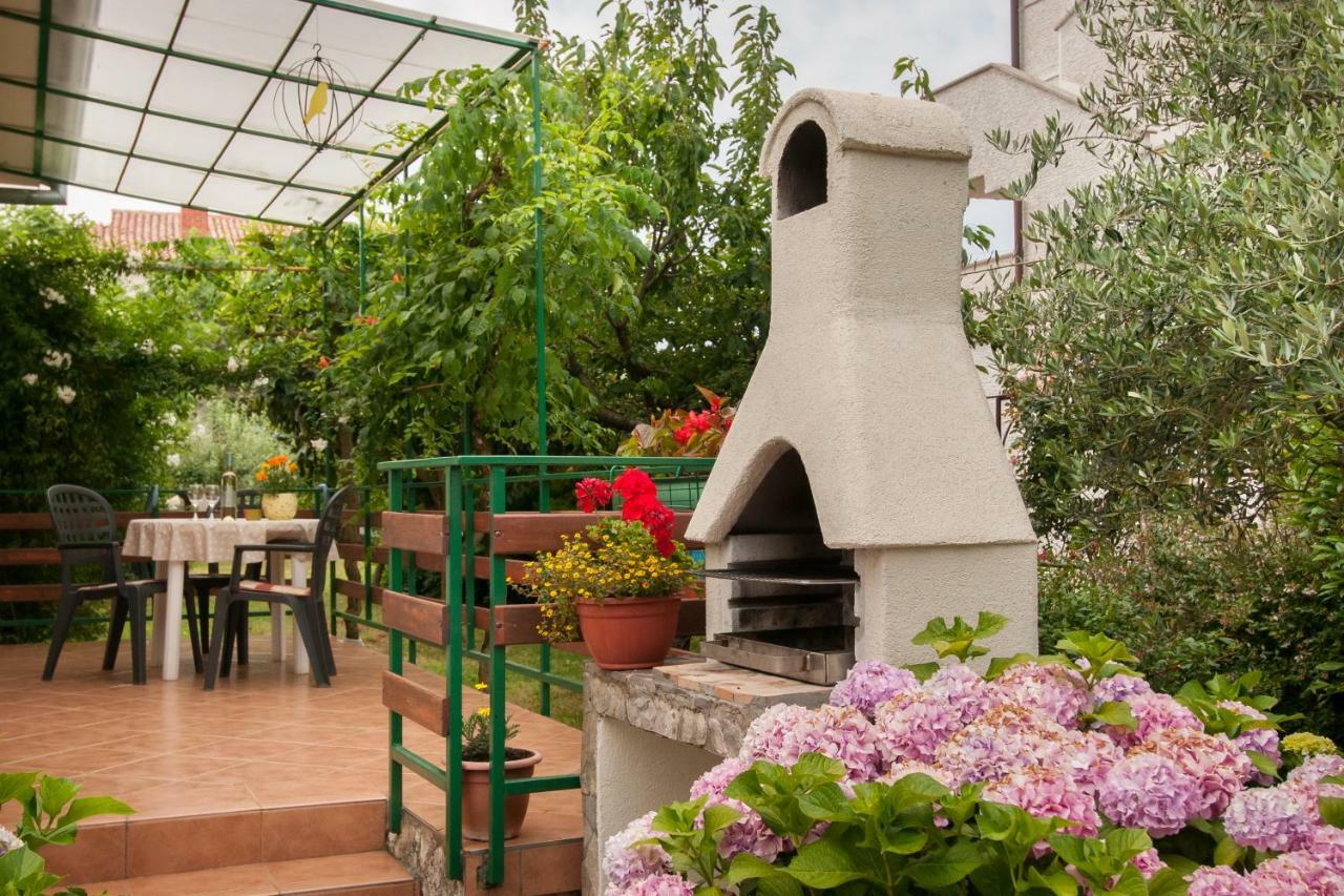 Studio And Apartment Nadia With Garden Poreč Buitenkant foto
